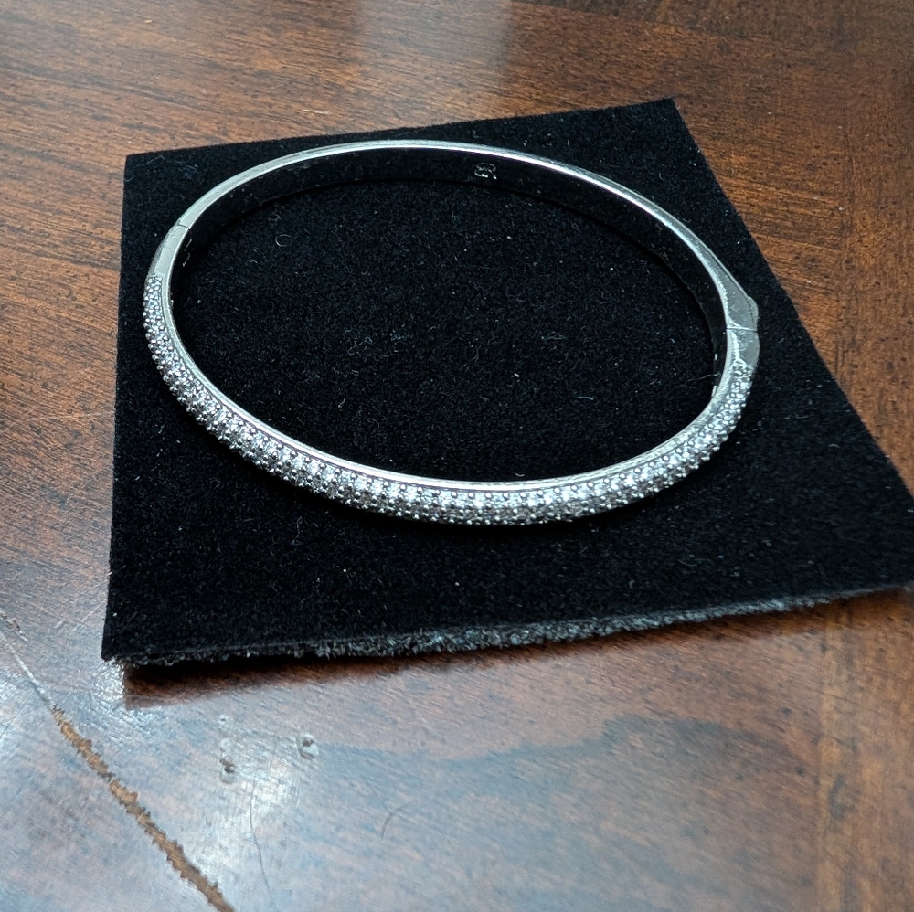 EUC Banana Republic Sparkle Hinged Bracelet Pave Rhinestone 2.25"